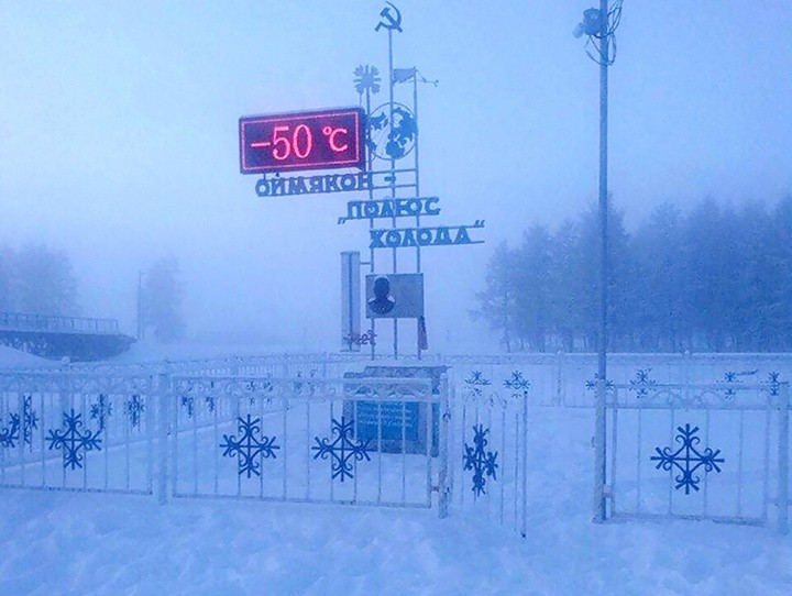 Thị trấn Oymyakon (Cộng hòa Sakha, thuộc vùng Siberia, Nga) là một trong những  nơi lạnh nhất thế giới có người sinh sống. Thị trấn chỉ có một trường học, mở cửa ngay cả khi thời tiết xuống mức -50 độ C. Ảnh: Siberian Times.