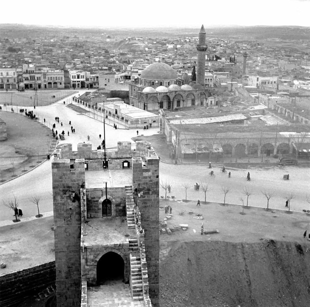 Aleppo, Syria (1138):  Trận động đất này lên tới 8,5 độ richter và là một trong những thảm họa kinh khủng nhất thời đại. Hơn 230.000 người được cho là đã chết.