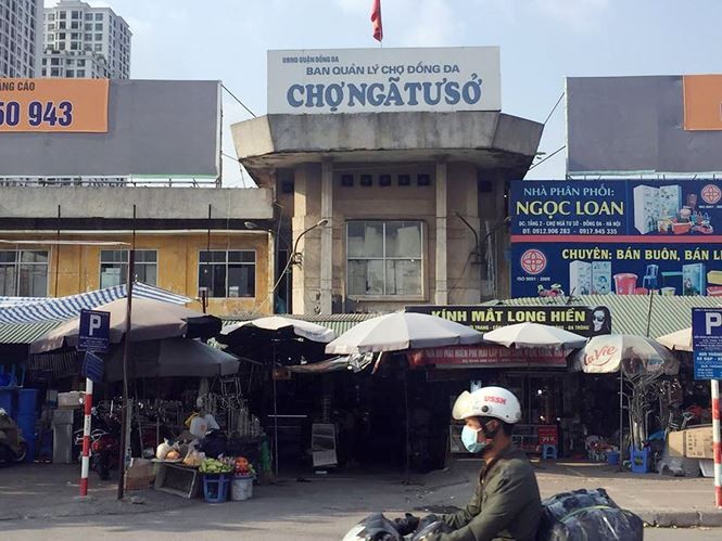 Dự án Trung tâm thương mại, chợ Ngã Tư Sở, quận Đống Đa do Công ty Cổ phần Đầu tư và Kinh doanh tài sản Việt Nam làm chủ đầu tư là 1 trong 16 dự án vừa bị Sở Kế hoạch và Đầu tư Hà Nội công khai chấm dứt hoạt động do chậm triển khai trên địa bàn Thành phố.