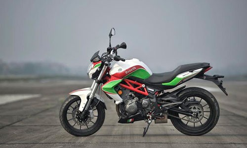 Benelli BN302 làm mới ngoại hình với phiên bản Italia 