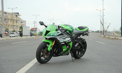 Cận cảnh Ninja ZX-10R bản đặc biệt giá 549 triệu tại VN