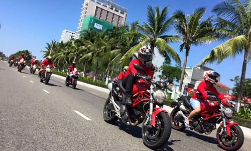 Dàn xe Ducati rầm rộ “xuất trận” tại đại hội môtô Đà Nẵng