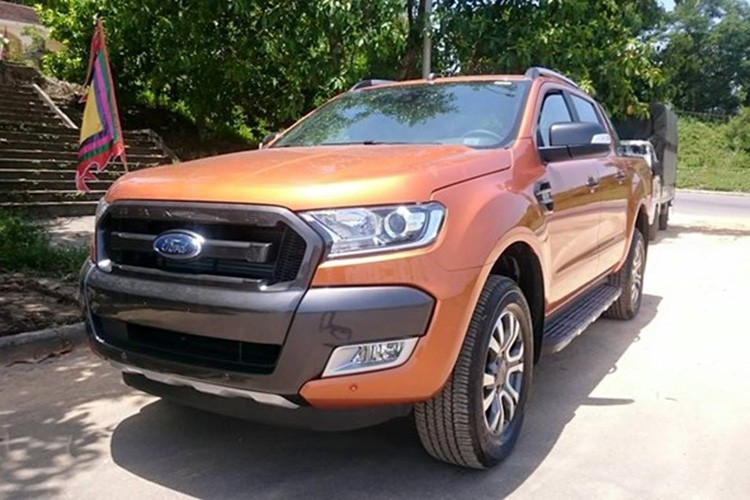  Ford Ranger Wildtrak phiên bản 2015 đã có mặt tại Đồng Mô để sẵn sàng ra mắt lần đầu tiên trước công chúng Việt Nam. 