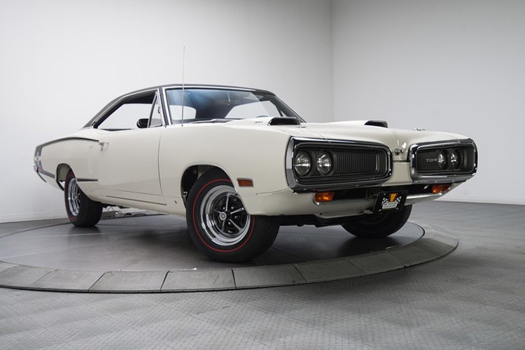 Chỉ có đúng 1.072 chiếc Dodge Coronet Super Bee được sản xuất vào những năm 70 và nó được xem như là một biểu tượng của hãng xe này.