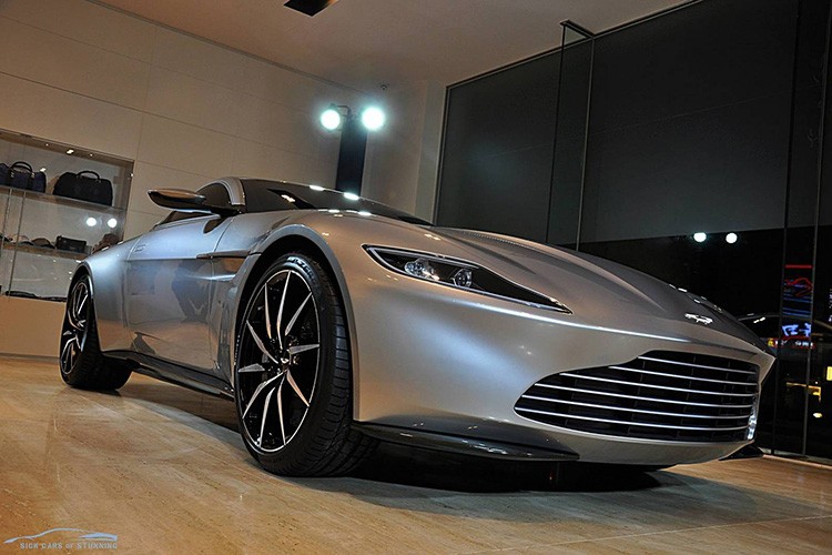 Mẫu  Aston Martin DB10 vừa được xuất hiện ở Đài Loan tại một showroom ôtô địa phương nhằm chuẩn bị cho sự kiện ra mắt Taiwan Motor Show.