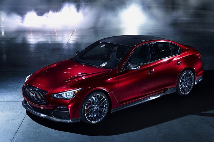 Theo chủ tịch Nissan, ông Roland Kruger đã bật mí rằng dự án  Infiniti Eau Rouge sẽ được hồi sinh nhưng ông chưa đưa ra một thời điểm cụ thể vì Infiniti cần tập trung vào những mẫu xe quan trọng hơn như Q30 và Q60.