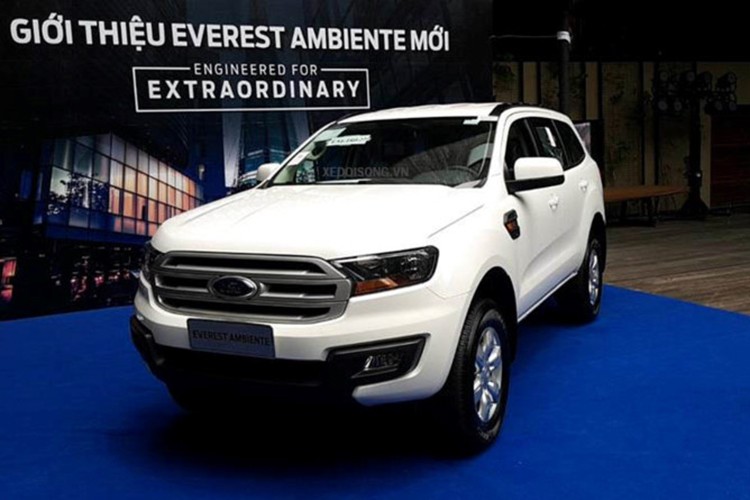 Thương hiệu xe ôtô tại Ford Việt Nam đang chuẩn bị tung ra thị trường phiên bản của mẫu xe SUV  Ford Everest Ambiente 2018 với cấu hình máy dầu 2.2L, đi kèm hộp số sàn và hệ dẫn động 2 cầu. Chiếc xe được định vị cạnh tranh cùng Toyota Fortuner G tại thị trường Việt Nam.