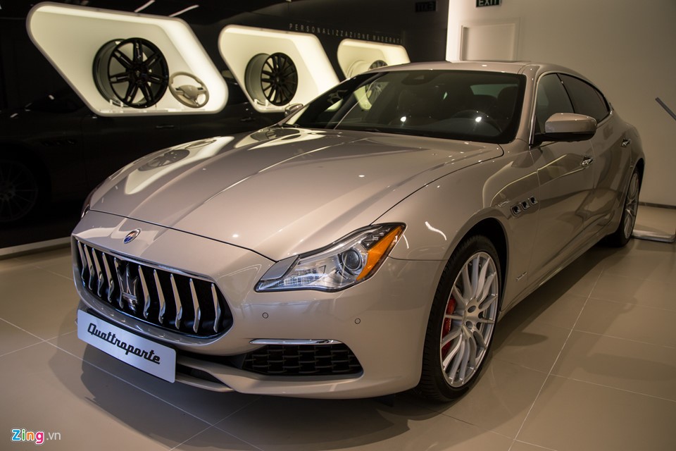 Quattroporte là một phần trong câu chuyện hơn một thế kỷ của Maserati. Mẫu sedan cỡ lớn khởi sinh vào năm 1963, đến nay đã trải qua tổng cộng 6 thế hệ với hơn 24.000 xe bán ra. Trên lý thuyết, mẫu  xe sang Maserati Quattroporte cạnh tranh ở phân khúc sedan hạng F, cùng Mercedes S-Class, BMW 7-Series, Audi A8 và Jaguar XJ. Tuy nhiên, mẫu xe Ý vượt lên trên phân khúc, với mức giá chỉ hợp với những khách hàng nhiều đam mê.