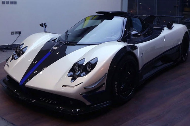 Dù hãng xe đình đám Pagani từng tuyên bố sẽ chấm dứt sản xuất dòng  siêu xe khủng Zonda vào năm 2011 với phiên bản đặc biệt Tricolore, tuy nhiên tới tận ngày nay những chiếc Zonda đặc biệt vẫn thường xuyên được ra mắt theo dạng đặt hàng hoặc "cá nhân hoá".