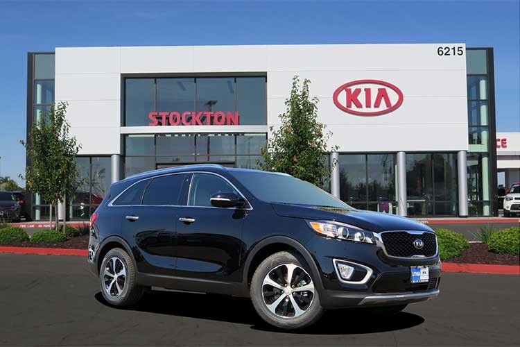 Không giống như mẫu  xe Kia Sorento 2018 dành cho thị trường Bắc Mỹ dùng động cơ I4 2.4L hoặc V6 3.3L, phiên bản dành cho thị trường Châu Âu, cụ thể là tại Anh sẽ chỉ trang bị duy nhất động cơ diesel 2.2l công suất 197 mã lực, mô-men xoắn cực đại 441 Nm, đi kèm hộp số sàn hoặc tự động 8 cấp.