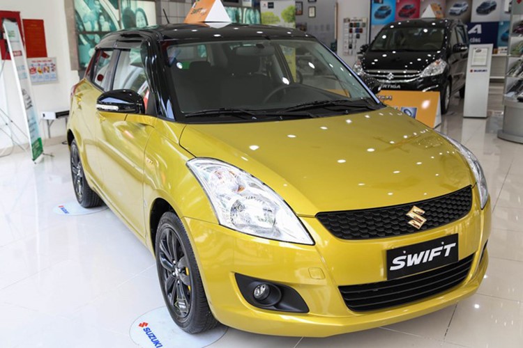 Bước sang năm 2018, trong bảng giá bán lẻ xe của Suzuki Việt Nam vắng bóng mẫu xe Swift. Các mẫu xe đang được hãng phân phối chỉ còn Vitara, Ertiga, Ciaz và xe nhỏ Celerio mới ở hạng mục xe du lịch. Theo một số đại lý chính hãng cho hay, mẫu  xe ôtô Suzuki Swift hiện tại đã hết hàng nên không còn được niêm yết giá.