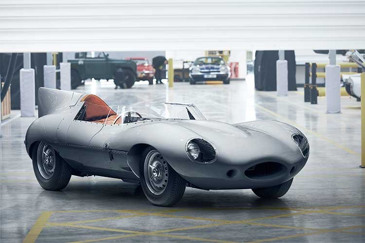 Trung tâm Xe cổ Jaguar đang khởi động dự án tái sản xuất mẫu xe đua  huyền thoại Jaguar D-type tại Coventry, sau 62 năm kể từ khi lần đầu tiên được sản xuất vào năm 1956. Chiếc Jaguar D-type đầu tiên trong dự án lần này được lắp ráp tại Trung tâm Xe cổ Jaguar theo đúng nguyên mẫu sẽ ra mắt hôm nay tại Triển lãm Salon Retromobile 2018, tại Pháp.