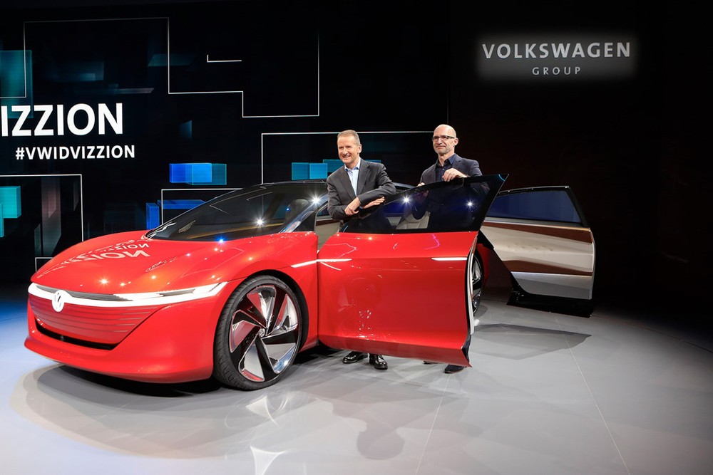 Hãng xe Volkswagen vừa chính thức công bố chiếc concept ID Vizzion. Mẫu xe này được trưng bày tại triển lãm Geneva Motor Show 2018.  Volkswagen ID Vizzion mới là mẫu siêu sedan chạy điện hoàn toàn, nằm trong dòng xe điện ID của thương hiệu Đức, dự kiến bán ra vào năm 2022.