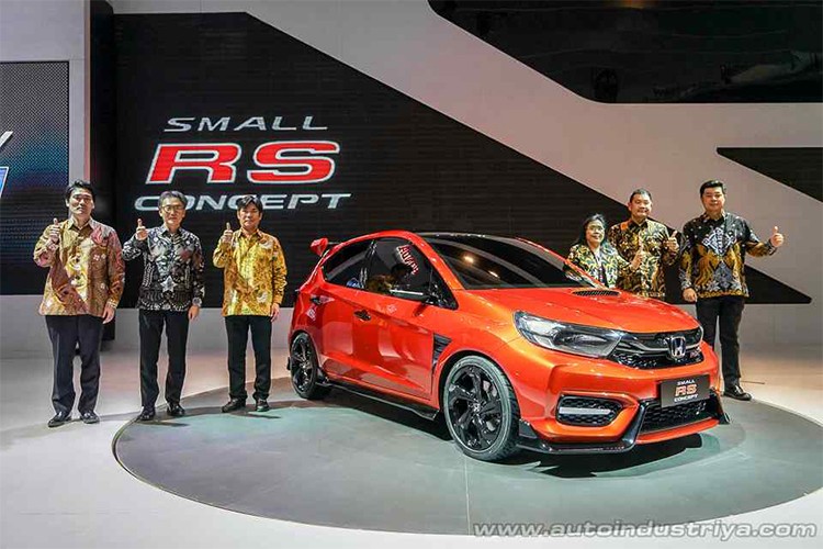 Tập đoàn sản xuất xe Honda đã trưng bày một mẫu xe concept cỡ nhỏ mới, mang kiểu dáng hatchback, với tên gọi Small RS trong triển lãm xe quốc tế Indonesia 2018 (IIMS 2018). Mẫu  Honda Small RS Concept mới được cho là hình ảnh xem trước của Honda Brio thế hệ tiếp theo.