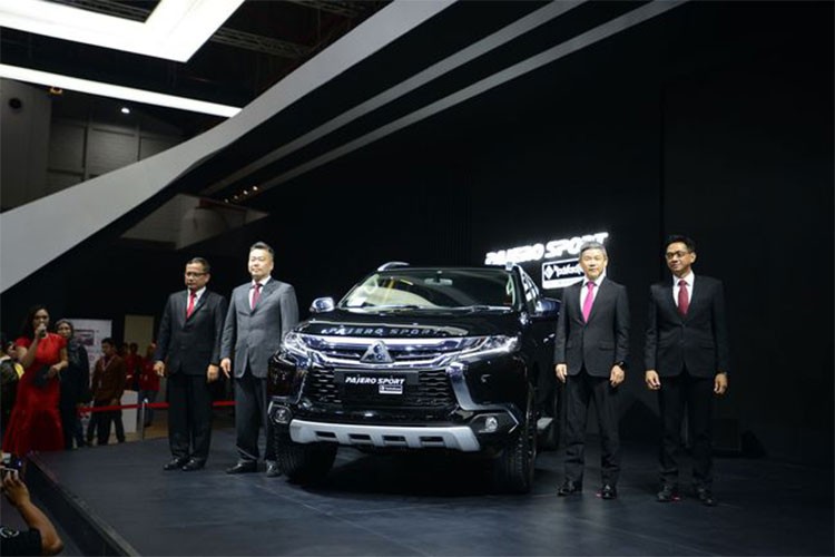 Hãng xe ôtô Mitsubishi đã dùng triển lãm IIMS 2018 đang diễn ra tại Indonesia làm sự kiện ra mắt phiên bản đặc biệt mới của dòng SUV 7 chỗ Pajero Sport với tên gọi Rockford Fosgate. Phiên bản của chiếc  SUV Mitsubishi Pajero Sport Rockford Fosgate 2018 này là dòng xe giới hạn số lượng, nhắm đến những người yêu nhạc.