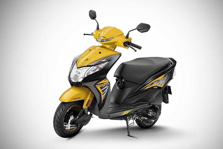 Thương hiệu xe máy đính đám Nhật Bản vừa cho ra mắt mẫu  xe ga Honda Dio Deluxe 2018 tại thị trường Ấn Độ. Thực chất đây là phiên bản mới, bổ sung vào dòng sản phẩm Dio mà hãng đang bán ra trên thị trường này.