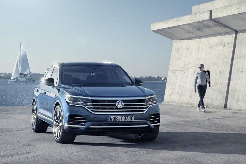 Ở thế hệ mới của chiếc  xe Volkswagen Touareg 2019, hãng xe Đức đã trang bị cho xe công nghệ an toàn với tên gọi Night Vision. Hệ thống an toàn này hoạt động dựa trên những camera hồng ngoại, hỗ trợ người lái trong đêm với tầm nhìn kém cũng như phát hiện các đối tượng di chuyển phía trước xe ở khoảng cách từ 10 m đến 130 m.