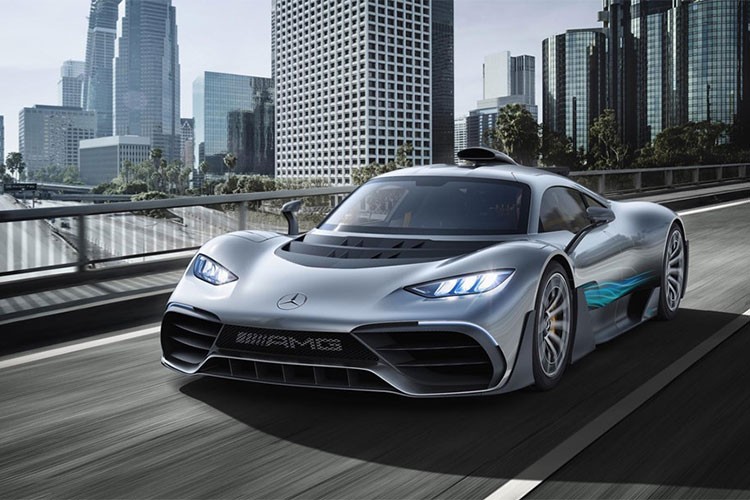  Siêu xe Mercedes-AMG Project One là một trong hai chiếc xe từng được giới mộ điệu mong chờ nhất hiện nay. Chiếc còn lại là Aston Martin Valkyrie. Cả hai sẽ khởi đầu cho kỷ nguyên siêu xe mới mà Ferrari LaFerrari, McLaren P1 và Porsche 918 từng khởi xướng.