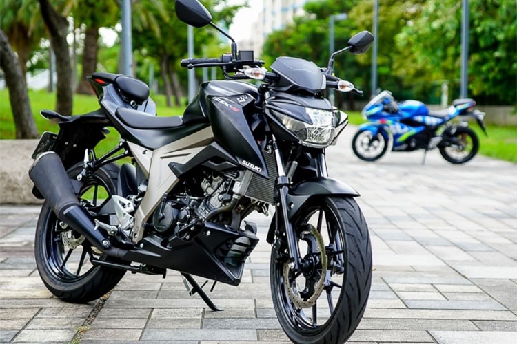 Mẫu  xe môtô giá rẻ Suzuki GSX-S150 đang được phân phối chính hãng tại Việt Nam với mức giá 68,9 triệu đồng, xe được trang bị khối động cơ 149cc, sản sinh công suất 18.6 hp, mômen xoắn 14Nm. Khác với mẫu Sport GSX-R150, mẫu naked-bike GSX-S150 tại Việt Nam chưa được trang bị Keyless ignition system.