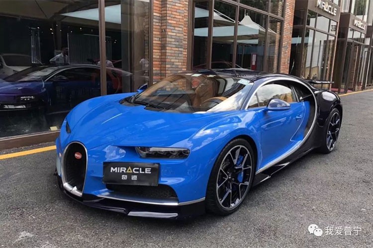  Siêu xe triệu đô Bugatti Chiron chỉ được sản xuất đúng 500 chiếc trên toàn thế giới với mức giá bán khoảng 2,6 triệu đô (tương đương 60,59 tỷ đồng). Dù hiếm và đắt như thế, một đại gia Trung Quốc cũng gây choáng nhiều người khi nằm trong "top" 500 người sở hữu siêu phẩm này.