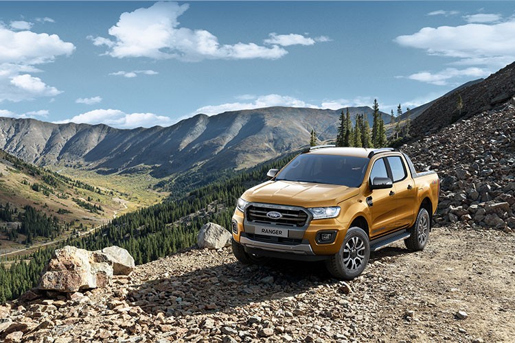 Thương hiệu ôtô Mỹ tại Việt Nam vừa chính thức giới thiệu dòng xe bán tải  Ford Ranger 2018 mới, được nâng cấp một loạt các công nghệ hàng đầu giúp chiếc bán tải vốn đã mạnh mẽ nay càng an toàn và tiện nghi hơn.