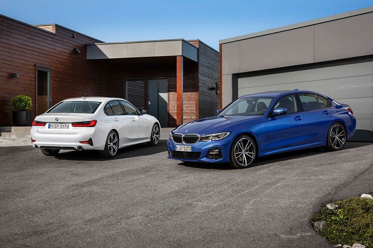 Một trong những model đóng vai trò quan trọng đối với thị phần của hãng xe xứ Bavaria. Mẫu  xe BMW 3 Series 2019 mang tên mã G20 đã chính thức ra mắt tại triển lãm Paris Motor Show 2018. Thế hệ thứ 7 của 3 Series sử dụng nền tảng khung gầm mới và hàng loạt cải tiến mới hơn.