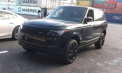 “Soi” Range Rover HSE Black Design 2018 hơn 8 tỷ về Việt Nam