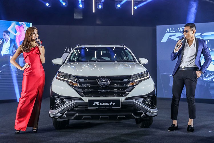 Không lâu sau khi mẫu  xe Toyota Rush mới được giới thiệu và mở bán tại Việt Nam hồi 25/9/2018 thì phiên bản mới của xe 6 chỗ giá rẻ này cũng đã chính thức ra mắt tại thị trường Malaysia.