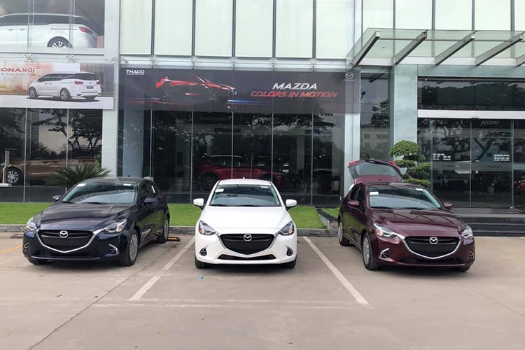 Mẫu xe cỡ B Mazda2 2018 đang rục rịch ra mắt thị trường Việt Nam dưới dạng xe nhập khẩu nguyên chiếc với mức thuế 0% từ thị trường ASEAN. Đến nay, những chiếc  xe Mazda2 2018 mới nhập khẩu Thái Lan đầu tiên đã đặt chân đến Việt Nam, sẵn sàng cho ngày ra mắt chính thức.    