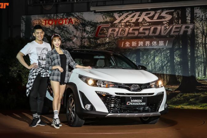 Vào hồi tháng 2/2018, hãng Toyota đã bất ngờ vén màn phiên bản theo phong cách crossover của dòng xe hatchback Yaris mang tên Yaris Cross tại thị trường Nam Phi. Đến nay, phiên bản của mẫu  xe Toyota Yaris crossover 2019 tiếp tục ra mắt thị trường Đài Loan dưới cái tên đơn giản là Yaris Crossover.