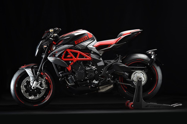 MV Agusta là một trong những hãng sản xuất xe môtô đình đám tại Ý với kiểu dáng thiết kế đặc biệt và thời thượng không kém cạnh so với Ducati. Mới đây, hãng xe nổi tiếng này đã cho ra mắt phiên bản đắt giá từ  siêu môtô MV Agusta Dragster 800 mang tên Pirelli 2019.