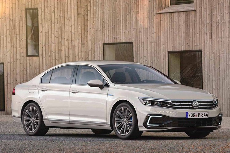 Tại Việt Nam mẫu  xe Volkswagen Passat mới thuộc phân khúc sedan hạng D và có vè như mẫu xe này không tạo nên dấu ấn về doanh số tại thị trường Việt. Nhưng ở một số thị trường khác như quê nhà châu Âu hoặc Trung Quốc – Passat lại rất được người tiêu dùng ưu ái bởi chiếc xe có khả năng vận hành tốt so với các đổi thủ.