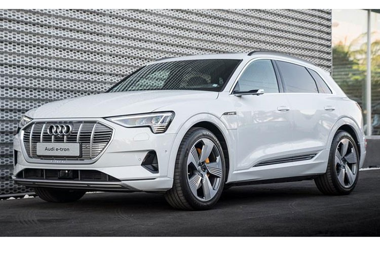 Mẫu xe  SUV chạy điện Audi e-tron 2019 hoàn toàn mới lần đầu tiên được trình làng vào hồi tháng 9 năm ngoái. Sau 6 tháng, hãng xe sang Audi đã chính thức đưa e-tron đến khu vực Đông Nam Á, cụ thể là Thái Lan.