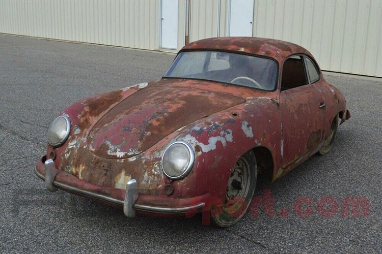 Chiếc  Porsche 356 Coupe 1952 ở đây chắc chắn là đang rất cần được tái chế và tìm kiếm một ngôi nhà mới. Tuy nhiên, liệu nó có thực đáng mua? Nguyên nhân là bởi nó đang được rao bán trên eBay với cái giá lên tới 82.500 USD (tương đương 1,91 tỷ đồng).