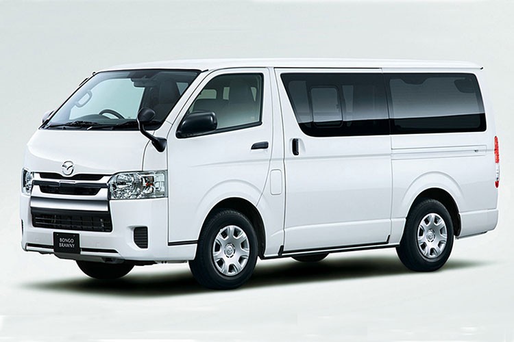 Hãng xe Nhật Bản vừa giới thiệu tới khách hàng mẫu  xe minivan Mazda Bongo Brawny hoàn toàn mới, có thiết kế bê nguyên từ Toyota Hiace thế hệ thứ năm. Mazda Bongo Brawny 2019 cũng đánh dấu sự trở lại thị trường, sau khi từng bị ngừng sản xuất vài năm trước.