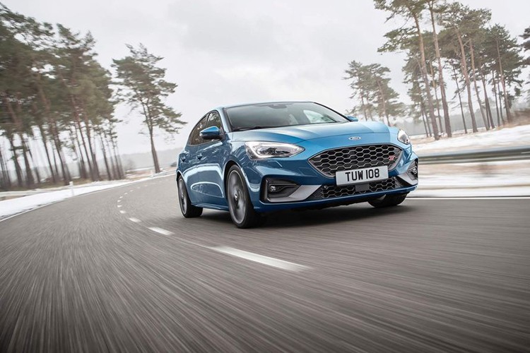 Cụ thể, mức  giá xe Ford Focus ST 2019 rẻ nhất là bản hatchback chạy bằng động cơ dầu diesel, trong khi bản Station Wagon (Estate) có giá từ 30.595 bảng Anh (tương đương khoảng 929 triệu đồng).