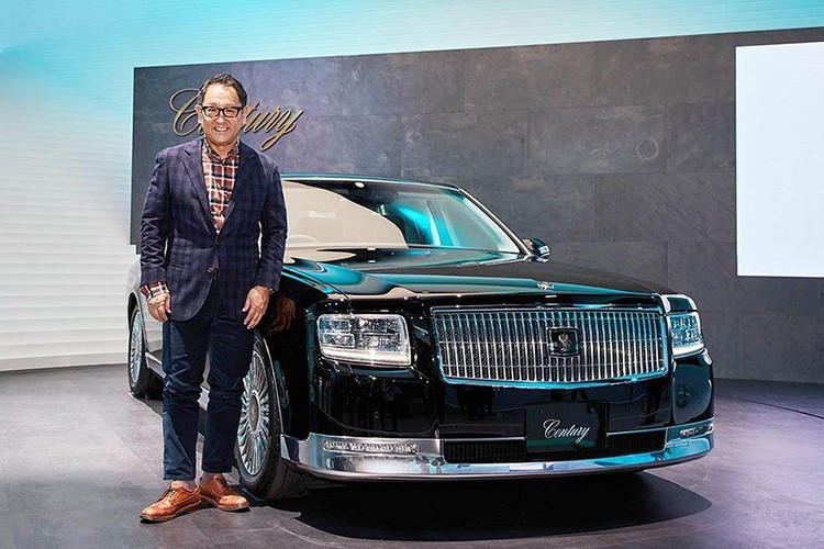 Toyota Century là dòng xe cao cấp nhất trong lịch sử Toyota, nó là mẫu xe "tiêu chuẩn" đại diện cho sự sang trọng và nét văn hóa truyền thống của Nhật Bản.  Xe siêu sang Toyota Century với thiết kế đậm chất Rolls-Royce đã được bán tại thị trường Nhật Bản. Mẫu xe này thay thế phiên bản sedan cỡ lớn từng tồn tại suốt 21 năm qua.