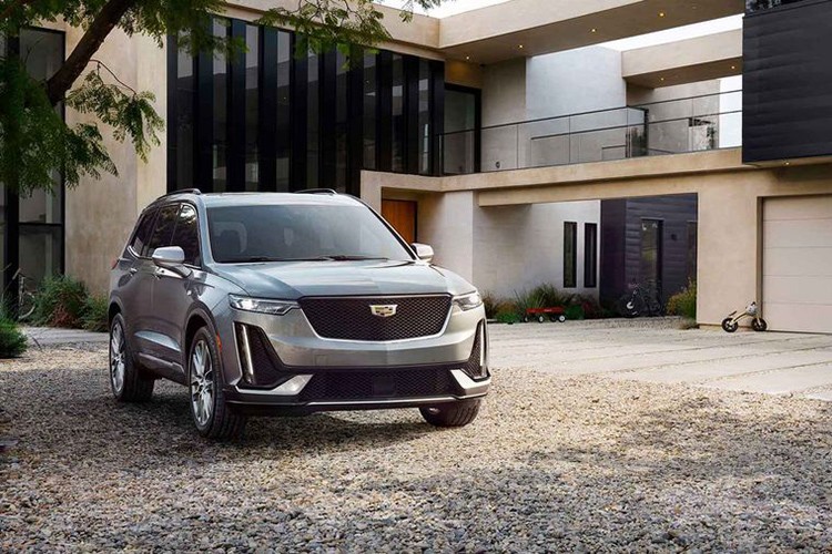 Mẫu xe Cadillac XT6 2020 mới sẽ nằm giữa XT5 và Escalade, xe có giá bán từ 53.690 USD (tương đương 1,248 tỷ đồng), đã bao gồm phí vận chuyển, đối với bản cơ sở Premium Luxury FWD.