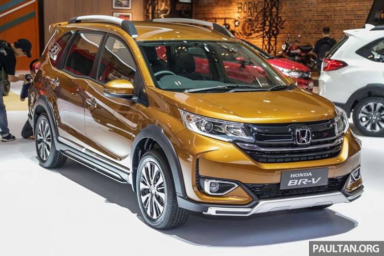 Mẫu xe giá rẻ  Honda BR-V 2019 mới đã chính thức trình làng tại thị trường Indonesia vào hồi tháng 4 năm nay. Thế nhưng, trong triển lãm xe quốc tế Gaikindo Indonesia 2019 (GIIAS 2019) hiện đang diễn ra, hãng Honda vẫn mang mẫu MPV 7 chỗ này đến trưng bày và giới thiệu.