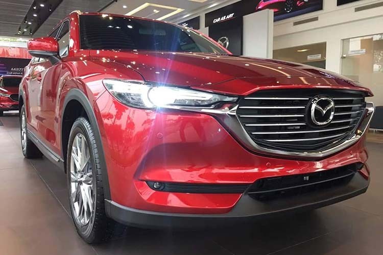 Trong tháng 11/2019, Mazda CX-8 bán ra tổng cộng 266 chiếc tại thị trường Việt Nam. Trong khi đó đối thủ chính là Hyundai SantaFe bán ra tới 825 chiếc. Đây là một cách biệt không nhỏ, có thể đây là lý do chính khiến Thaco quyết định  giảm giá Mazda CX-8 trong tháng 12 này với mức lên đến 100 triệu đồng.