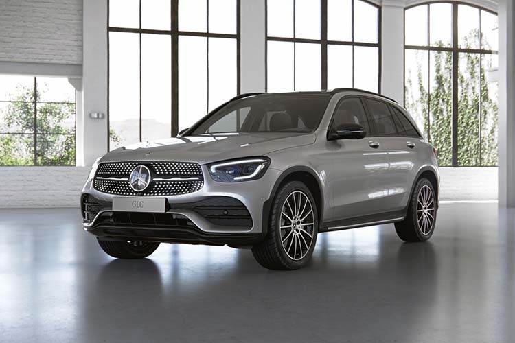 Mercedes-Benz chính thức giới thiệu mẫu xe GLC nâng cấp (X253) tại thị trường Việt Nam với nhiều sự thay đổi đáng ghi nhận. Ngoài ra,  Mercedes-Benz GLC Facelift mới sẽ được phân phối tới tay người tiêu dùng trong nước với phiên bản GLC 300 4MATIC, được nhập khẩu trực tiếp từ Đức thay vì lắp ráp tại Việt Nam như phiên bản tiềm nhiệm.