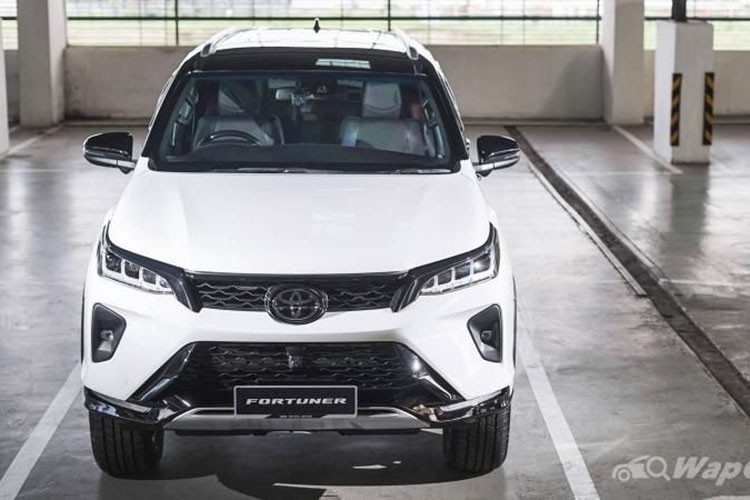 Vào năm ngoái, hãng Toyota đã chính thức vén màn phiên bản nâng cấp giữa vòng đời của dòng SUV hạng trung Fortuner. Đến nay, lại xuất hiện thông tin khẳng định hãng Toyota đang phát triển thế hệ mới của dòng SUV hạng D này. Dự kiến,  Toyota Fortuner 2022 mới thế hệ tiếp theo sẽ chính thức trình làng vào năm sau.