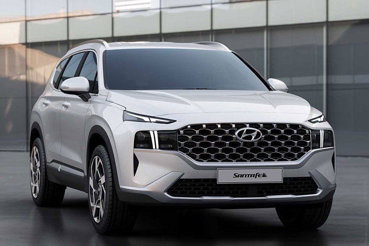 Bước sang phiên bản 2022, SantaFe – một trong những mẫu xe bán chạy nhất của Hyundai tại Mỹ, cuối cùng cũng được trang bị hệ thống truyền động plug-in hybrid. Tuy nhiên,  Hyundai SantaFe PHEV 2022 mới là một trong những phiên bản tiết kiệm nhiên liệu nhất của dòng SUV này.