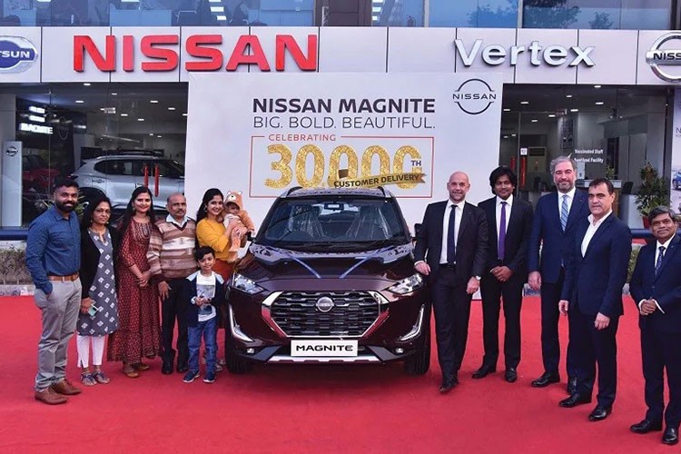  Nissan Magnite 2021 giá rẻ là mẫu SUV đô thị hoàn toàn mới, đã lần đầu tiên trình làng tại thị trường Ấn Độ vào hồi tháng 10/2020. Sau 1 năm, Nissan Magnite đã gặt hái thành công lớn ở thị trường này.