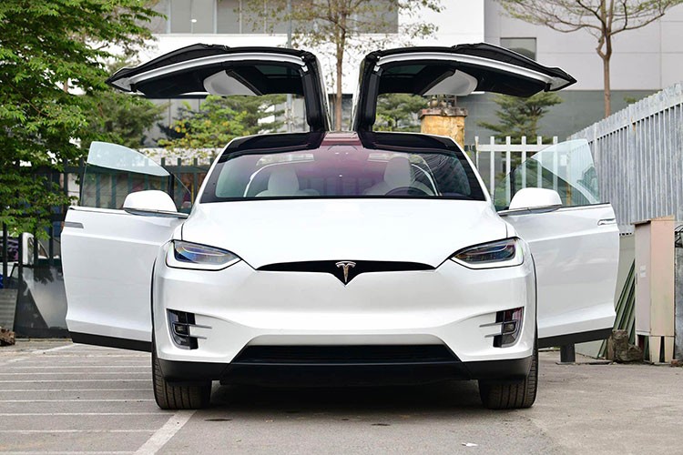 Cận cảnh Tesla Model X đang rao bán hơn 7 tỷ tại Việt Nam