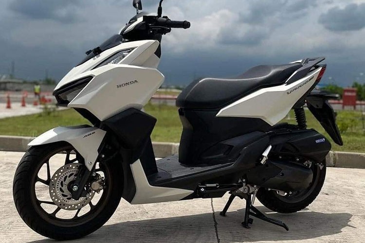 Ngay sau khi vừa ra mắt thị trường Indonesia ít lâu, mẫu xe ga thể thao  Honda Vario 160 2022 mới đã được một doanh nghiệp kinh doanh xe nhập khẩu tư nhân đưa về bán ra tại Việt Nam nhằm đáp ứng nhu cầu của người tiêu dùng trong nước.