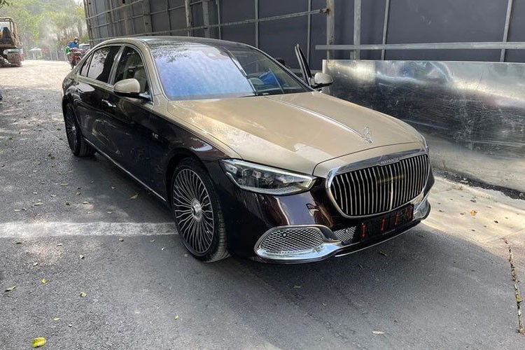 Trước mẫu xe siêu sang  Mercedes-Maybach S680 2022 mới, hai "người anh em" là Mercedes-AMG G63 hay Mercedes-Maybach GLS600 chính hãng được chốt giá rẻ hơn thị trường ngoài từ 4 đến 6 tỷ đồng nhưng số lượng khách tại Việt Nam được nhận xe khá khiêm tốn.