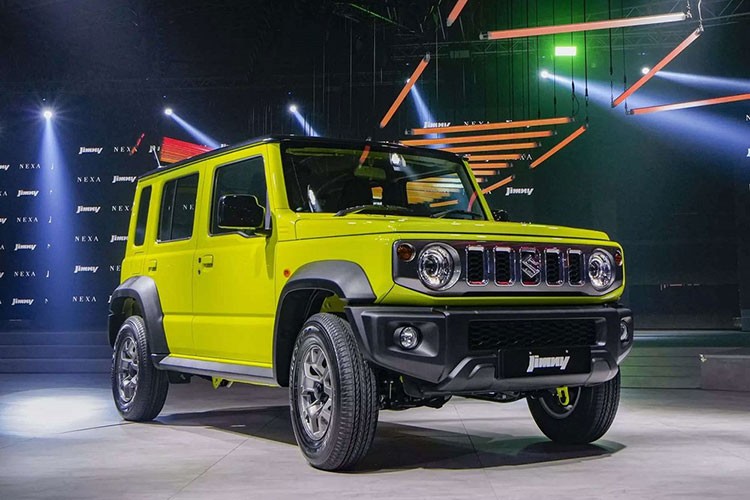  Suzuki Jimny 2023 bản 5 cửa hoàn toàn mới đã lần đầu tiên trình làng tại triển lãm Auto Expo 2023 diễn ra tại Ấn Độ vào tháng 1 đầu năm nay. Sau 5 tháng, mẫu SUV được ví như chiếc "tiểu G-Class" này mới đây đã được công bố giá bán tại thị trường Ấn Độ.