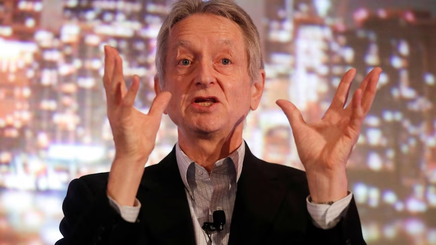 Geoffrey Hinton, nhà khoa học được mệnh danh là "cha đỡ đầu" của  trí tuệ nhân tạo, cảnh báo có 10-20% khả năng AI gây tuyệt chủng loài người trong vòng 30 năm tới. (Ảnh: ABC)