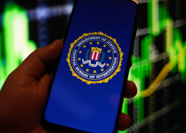 FBI cảnh báo về một hình thức  lừa đảo mới qua tin nhắn nhắm vào người dùng iPhone và Android. (Ảnh: genz)